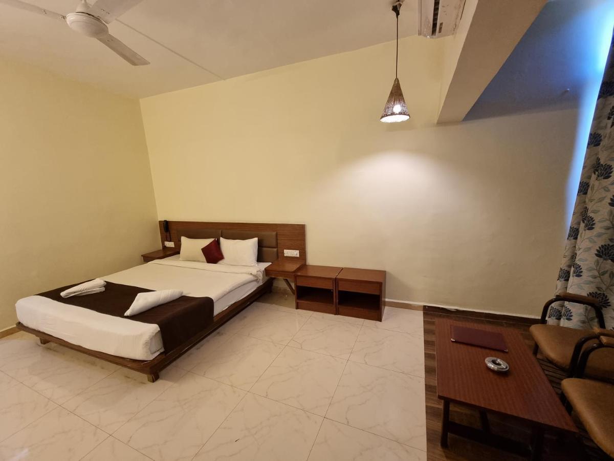 Hotel Lions Den Lonavala Exterior foto