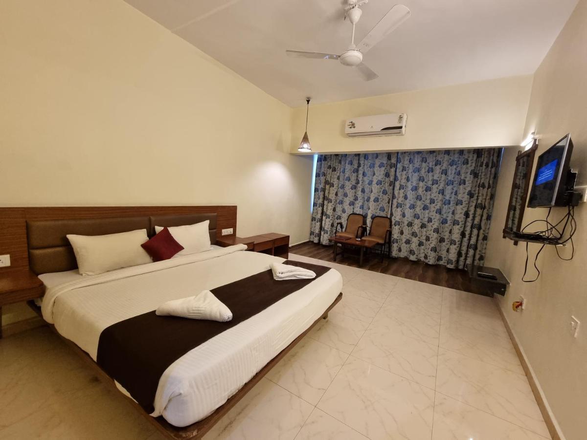 Hotel Lions Den Lonavala Exterior foto