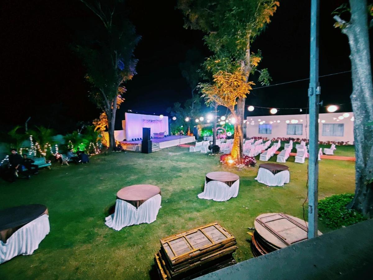 Hotel Lions Den Lonavala Exterior foto