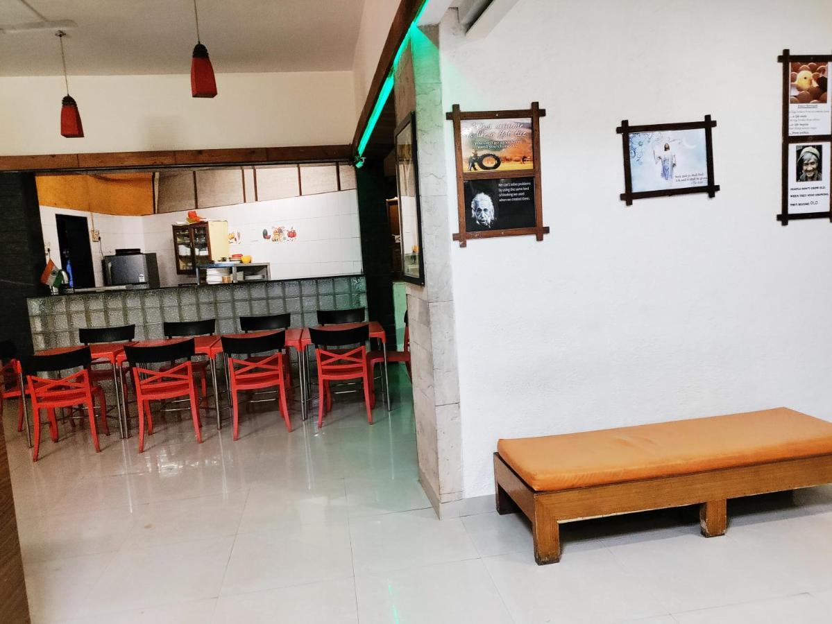 Hotel Lions Den Lonavala Exterior foto