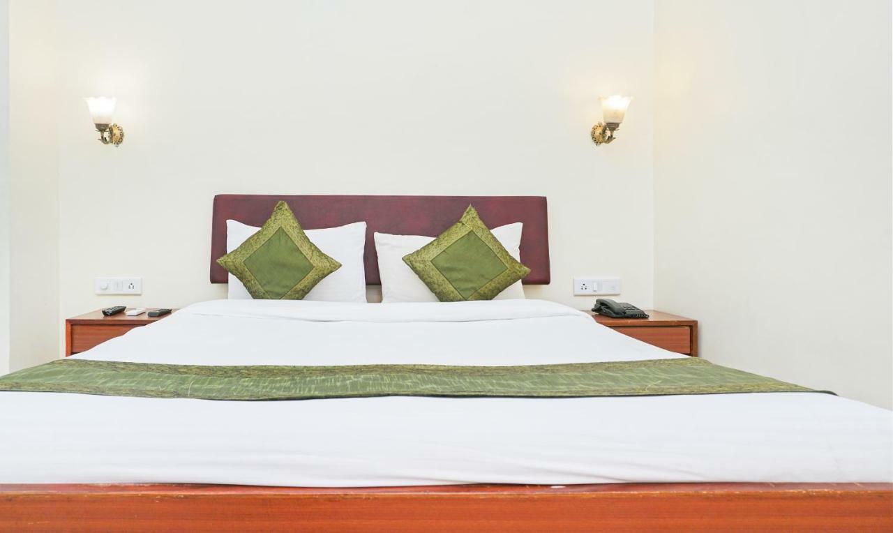 Hotel Lions Den Lonavala Exterior foto